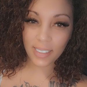 Meet your Posher, Devney